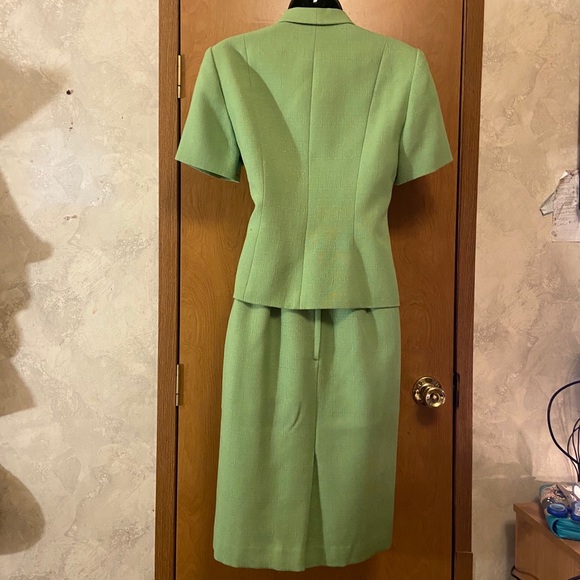 Women’s business suit by Kasper ASL Petite - Picture 2 of 4